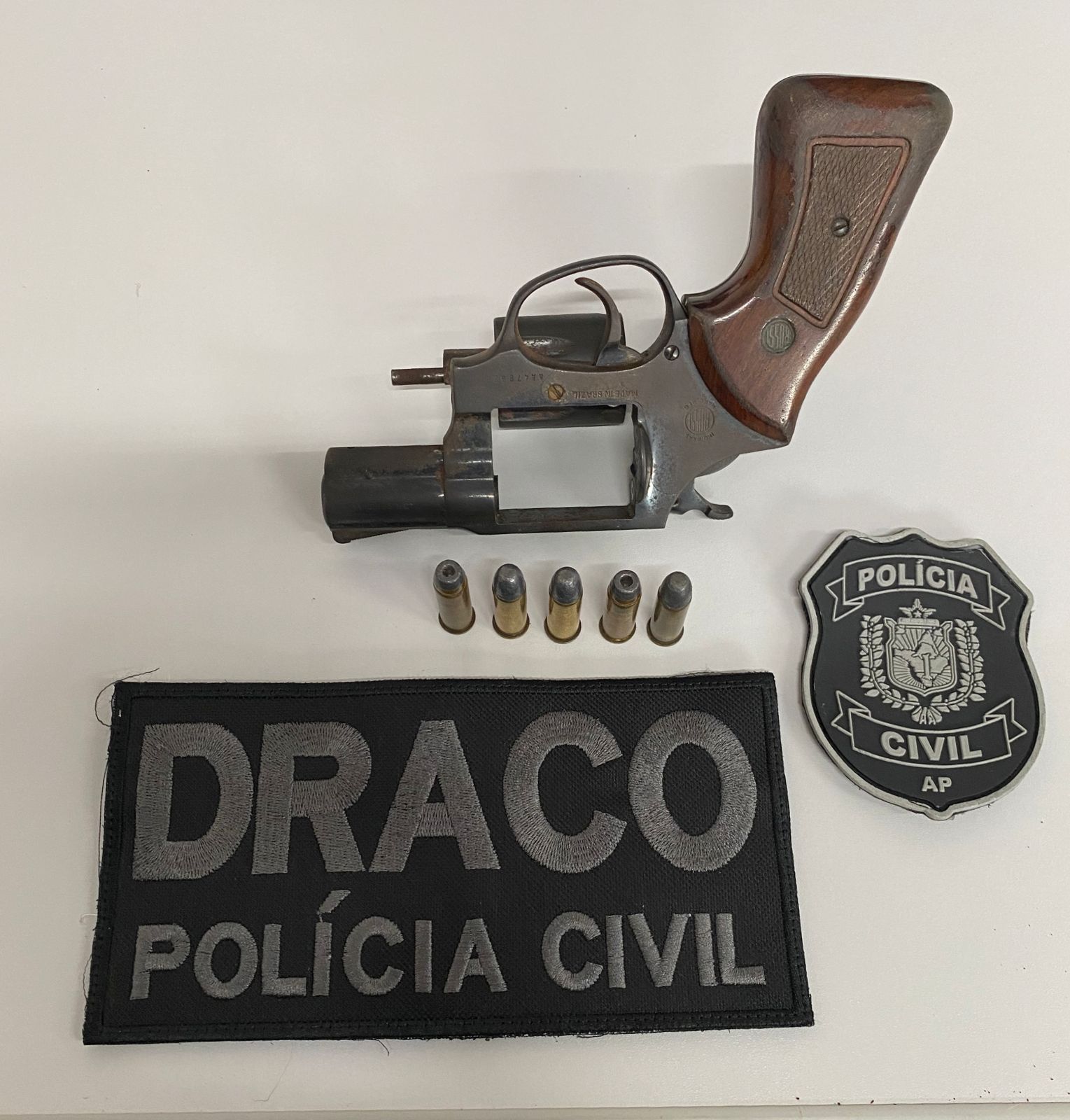 EM MACAPÁ, POLÍCIA CIVIL APREENDE UMA ARMA DE FOGO E CINCO MUNIÇÕES 